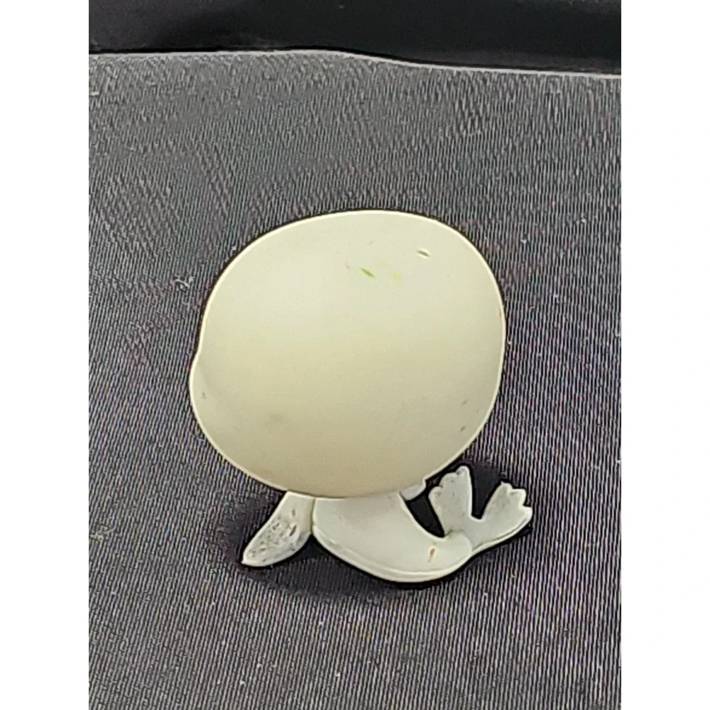 Hasbro Littlest Pet Shop #555 White Seal With Heart Eyes LPS Valentine